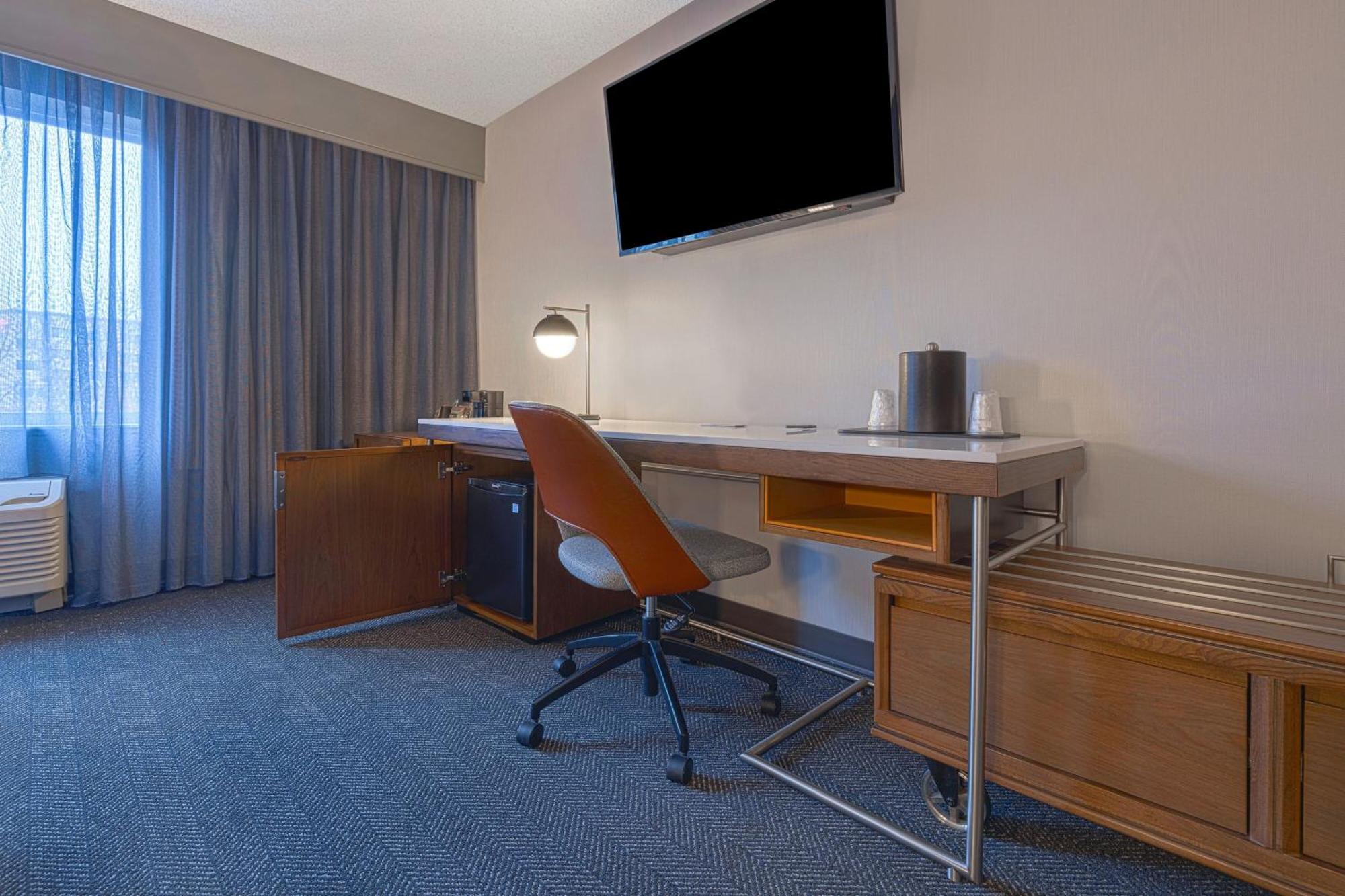 Courtyard By Marriott Portland Southeast/Clackamas Exterior photo